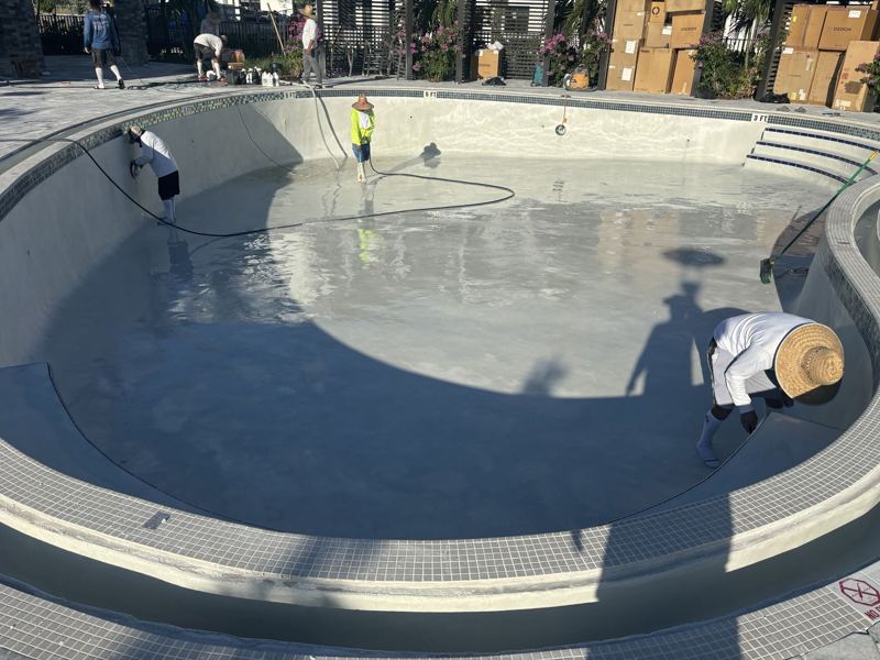 Commercial pool